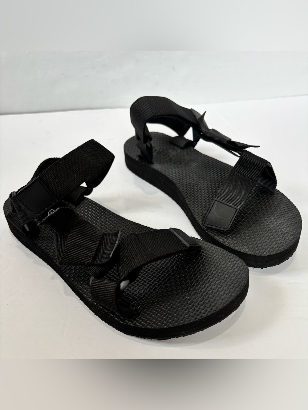 NEW Arizona Love Womens 7.5 Black Ankle Strap Slingbacks Outdoor Hiking Sandals - Picture 3 of 15